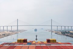 ۱۴ درصد خطوط کشتیرانی بزرگ از کانال سوئز عبور می‌کنند