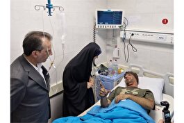عیادت وزیر راه و شهرسازی و سرپرست سازمان بنادر و دریانوردی از آسیب دیدگان حادثه بندر شهید رجایی